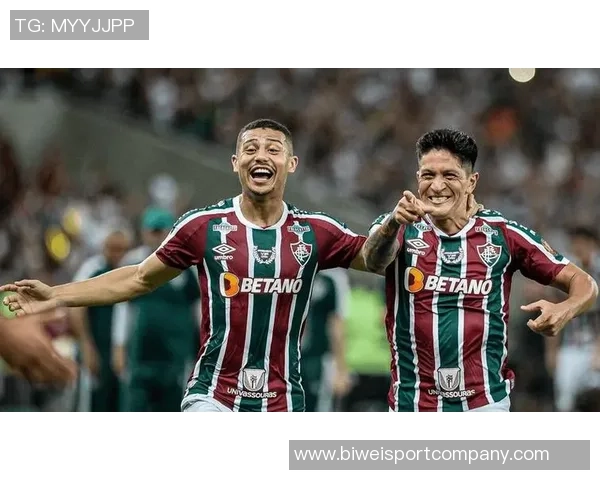 达尼洛成历史首位双冠王者夺得欧冠与南美解放者杯双料冠军